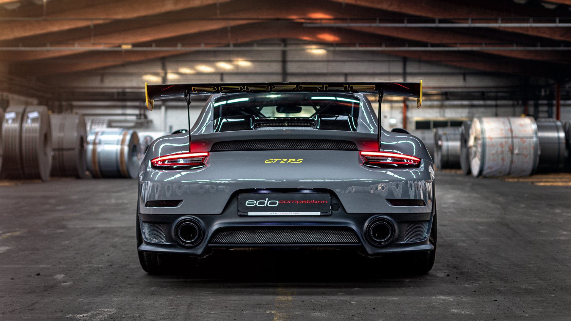 瑞士禁区内的制胜一击，当金融冰川精准刺穿足球火焰