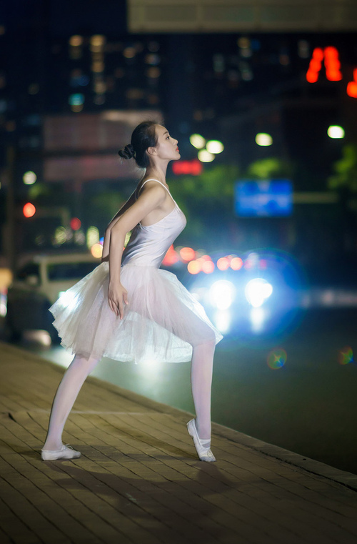 掌控之战,东契奇导演胜局,湖人生死关头擒篮网